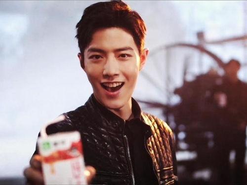 肖战吃瓜粉丝视频,吃瓜视频背后的真相与热议