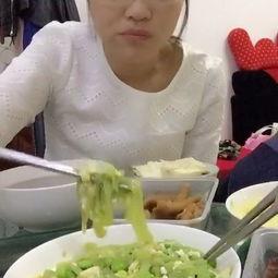 吃鸡瓜喝豆浆,吃鸡瓜，饮豆浆，健康生活每一天